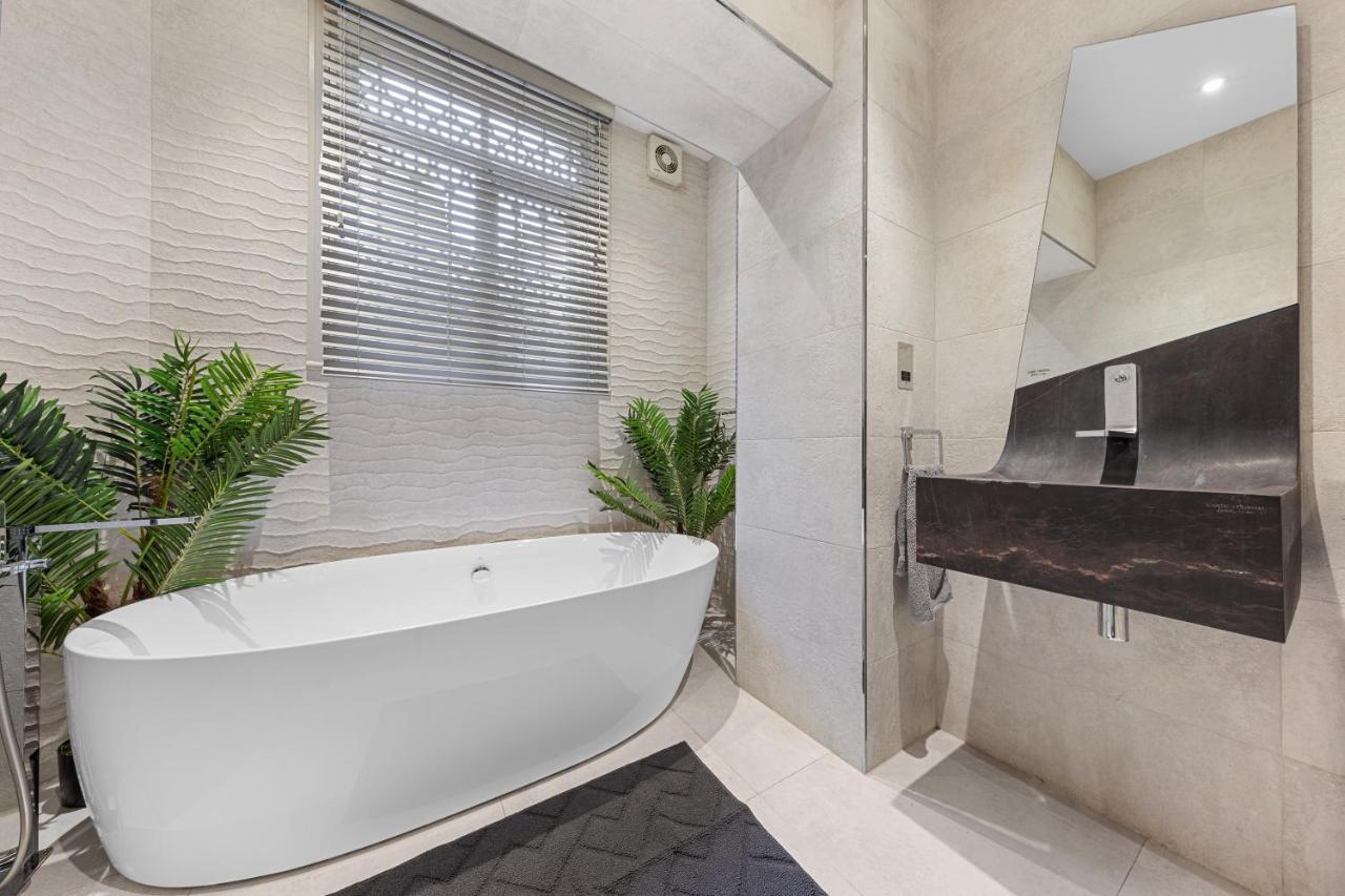 Ferienwohnung Harrods 2 Bed Lux Flat W/Patio London Exterior foto